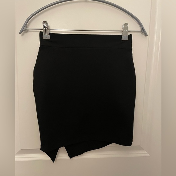 Forever 21 Asymmetric Skirt Size S - Picture 3 of 3
